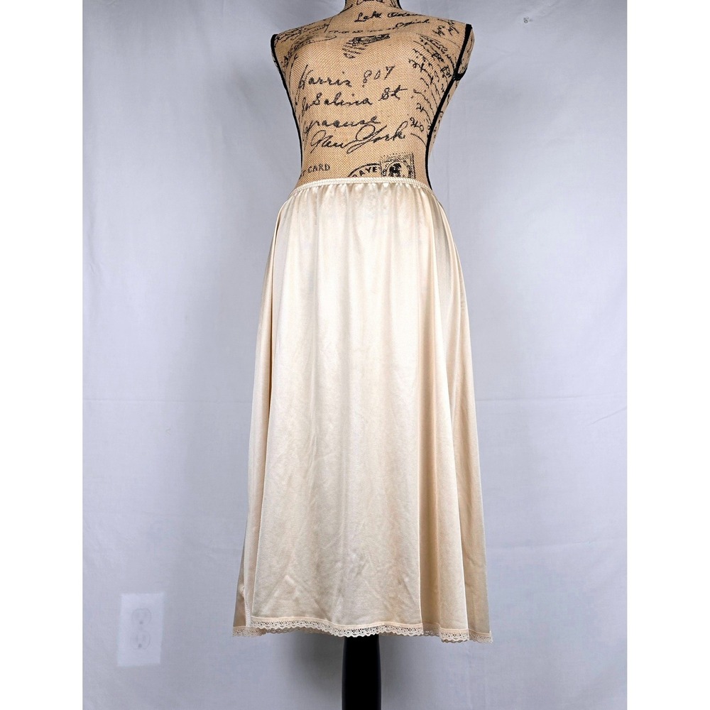 Vintage Vanity Fair Beige Antron III Nylon Lace Trim Half Slip Lingerie Large TT